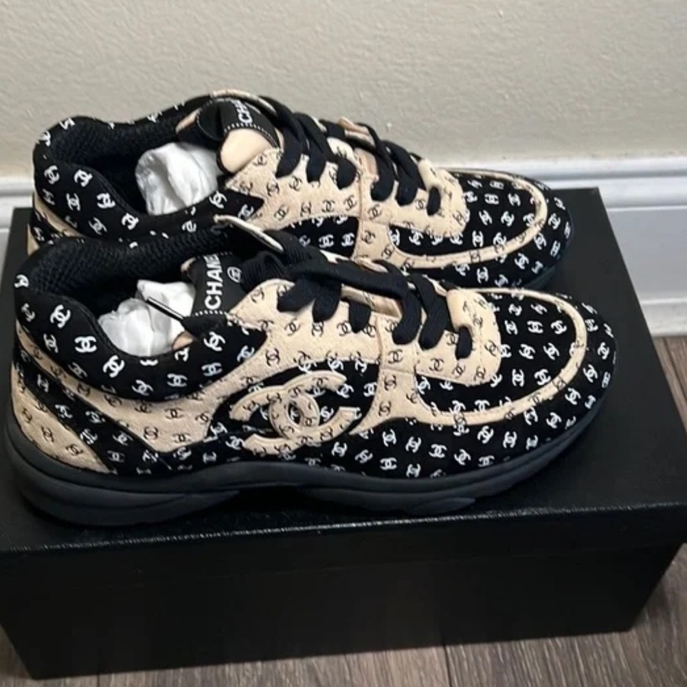 CHANEL Nylon Suede Calfskin Printed CC Sneakers - Picture 10 of 10